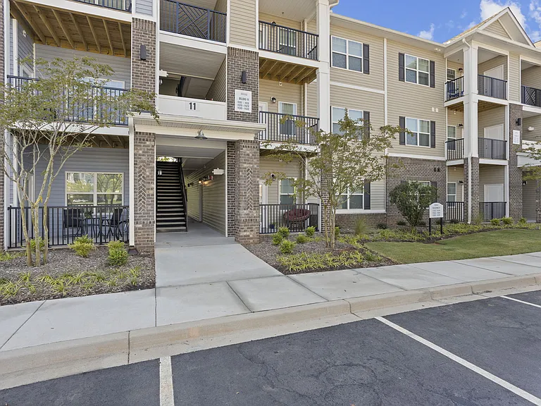 Falls at Meehan Apartments — Photo 5