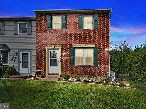 215 Vinmar Dr, York, PA 17402
