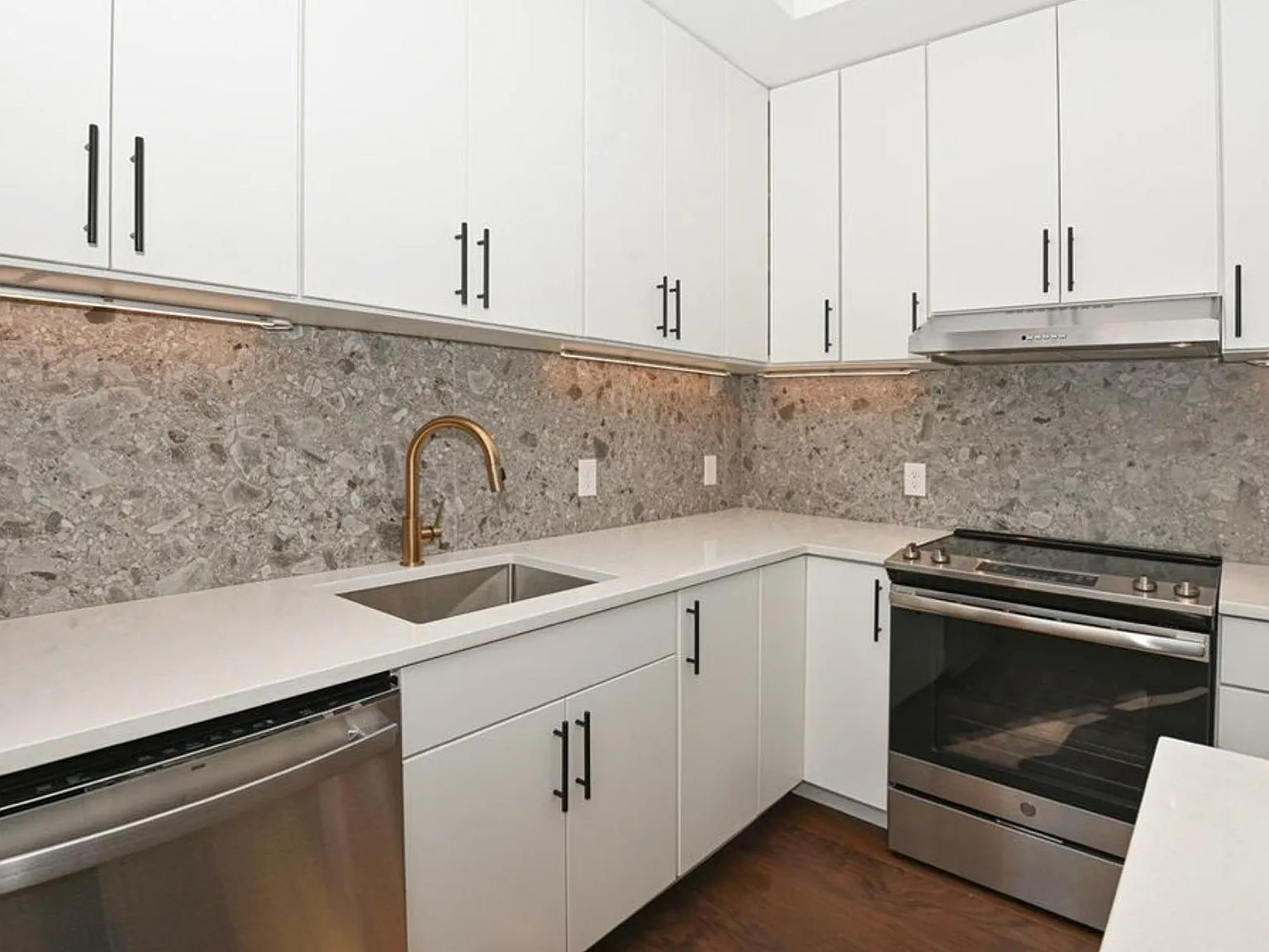 1 bed, $2,200 — Photo 3
