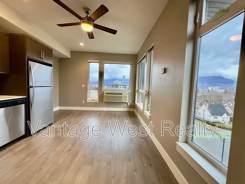 Studio, 1.0 bath, 326 sqft, $1,350 — Photo 3