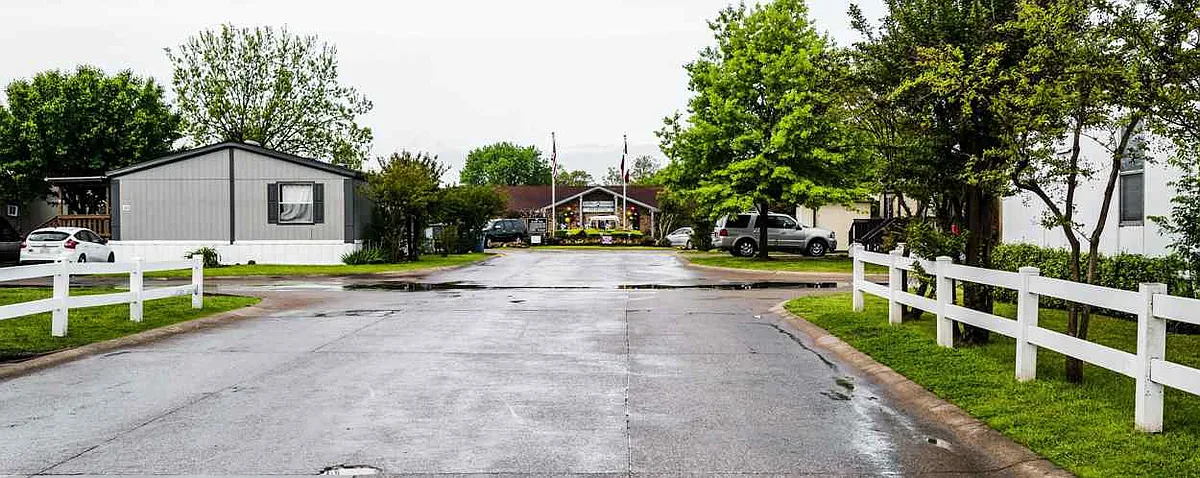 Building Photo - Brookside Village