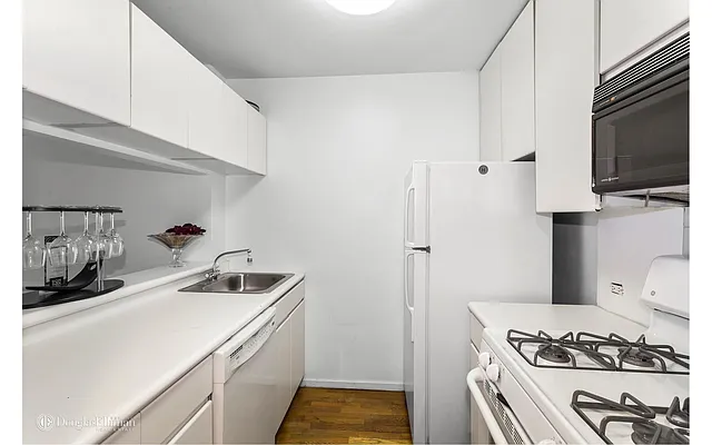 Rented by Douglas Elliman | media 4