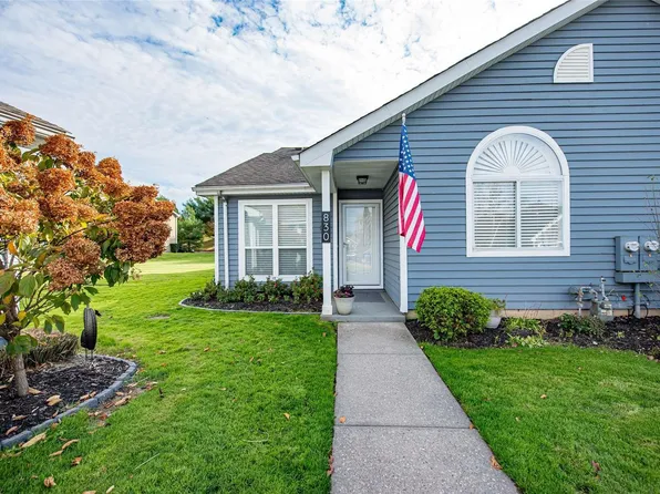 830 Birchwood Park Drive #830, Middle Island, NY 11953