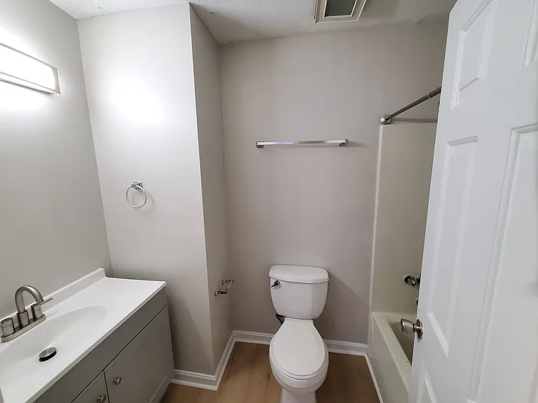 1100 Horsemans Ln #22 — Photo 29