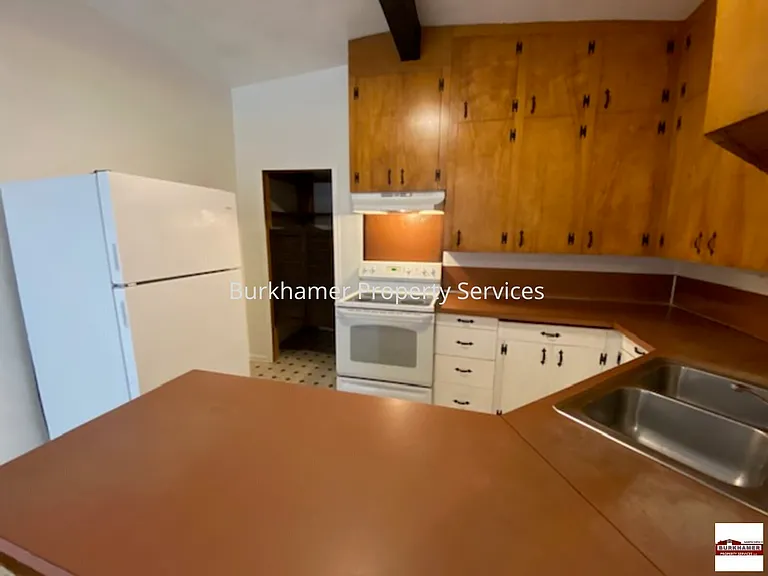 1315 W Young St — Photo 9