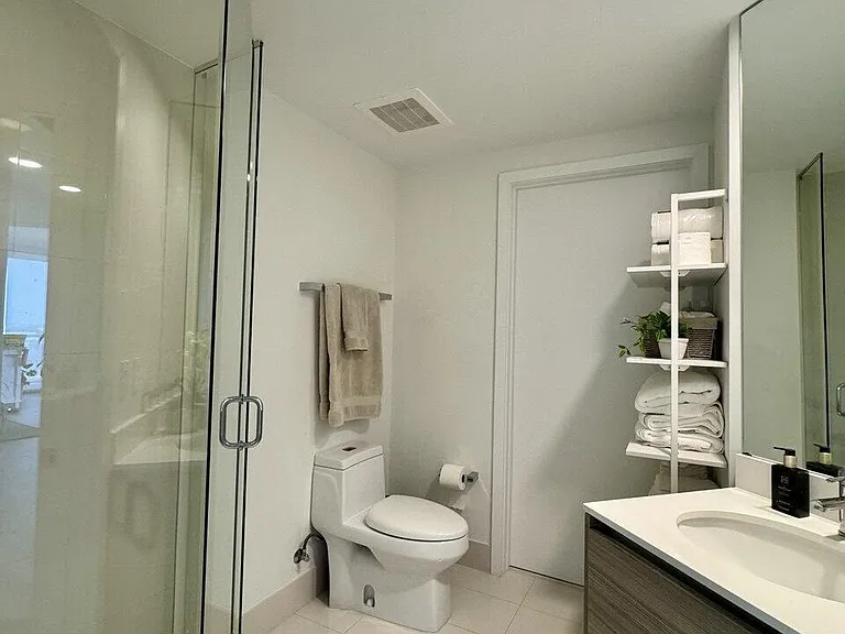 121 NE 34th St #1116 — Photo 25