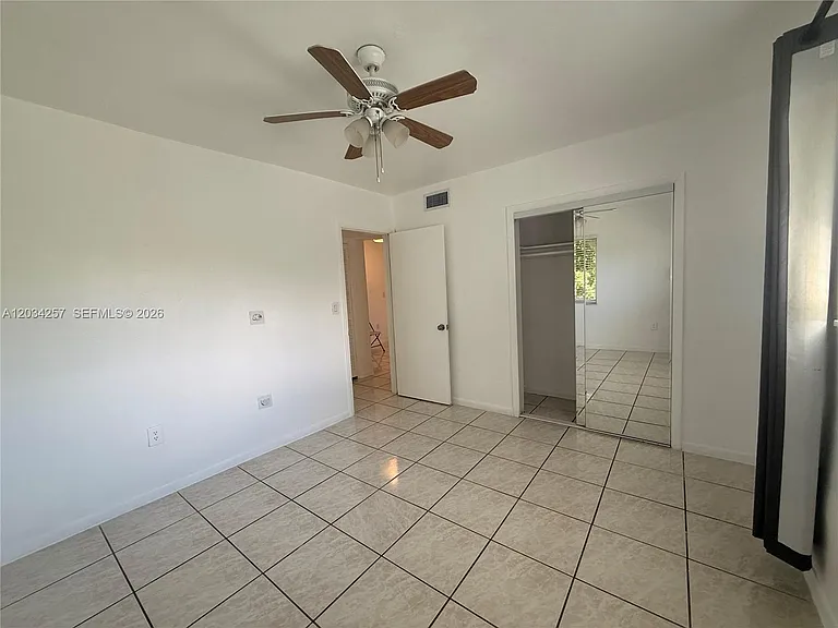 1860 SW 22nd St #11 — Photo 9