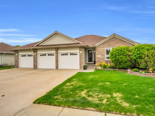 1004 12th Ave, Kearney, NE 68845