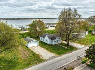 406 Republican St, Keyesport, IL 62253