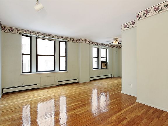 2nd image of 315 W 99th St APT 6D