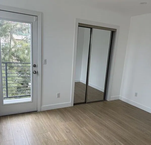 227 B N Park View St — Photo 6