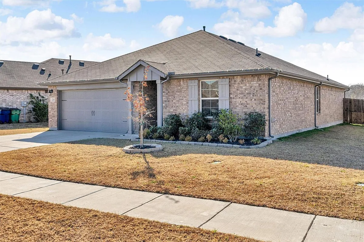 Building Photo - 2310 Bellewood Ct
