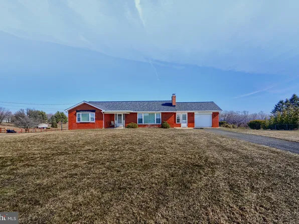 2871 Hilltop Dr, Manchester, MD 21102