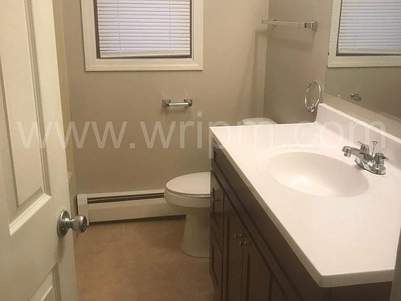 3rd image of 73 Warrenton St