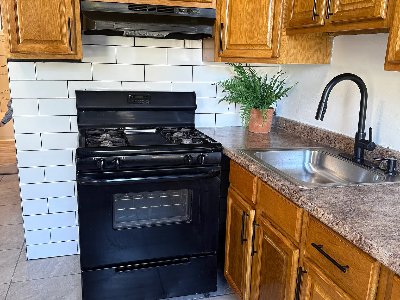 1 bed, $1,200 — Photo 2