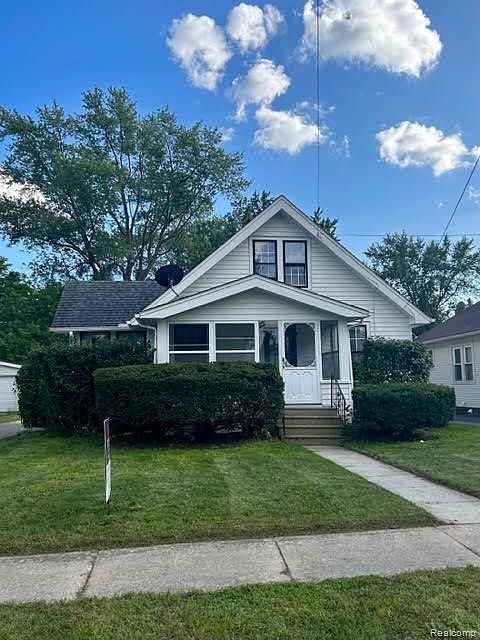 1st image of 3076 Margaret St