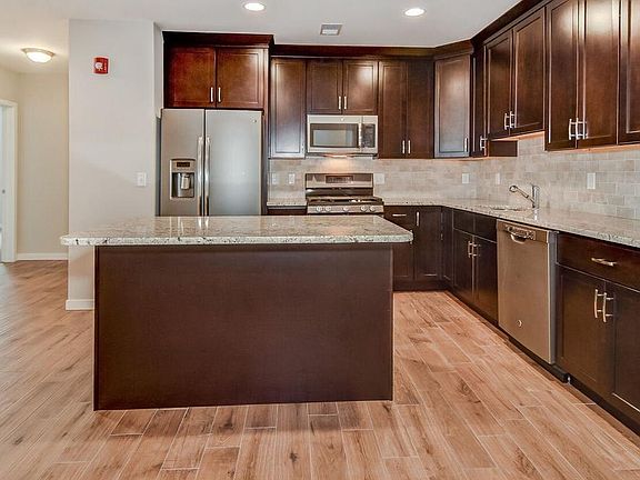 3rd image of 744 Westfield Ave APT 303