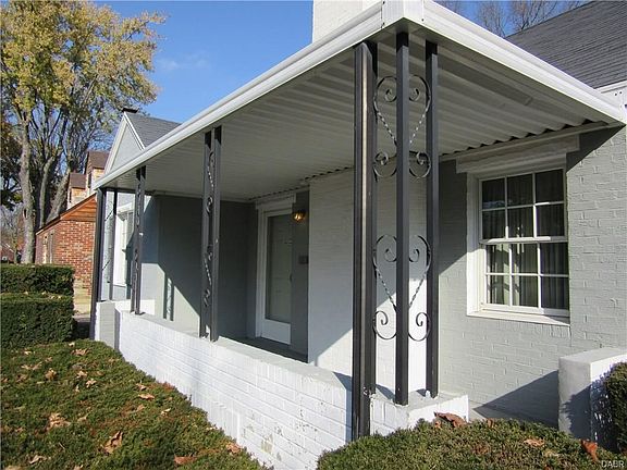 2nd image of 1028 Broadview Blvd S