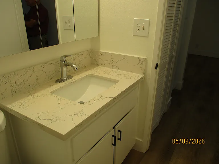 631 E Elk Ave #8 — Photo 9