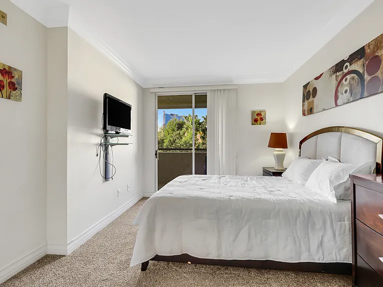 230 E Flamingo Rd #435 — Photo 4