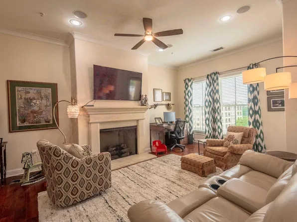 990 Stanford Ave APT 523, Baton Rouge, LA 70808