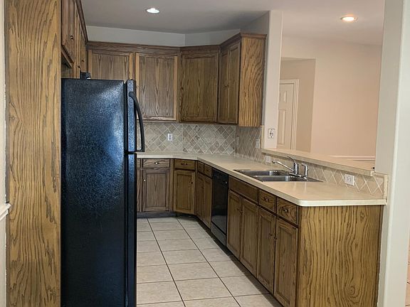 4th image of 2819 NW 21st St APT 103