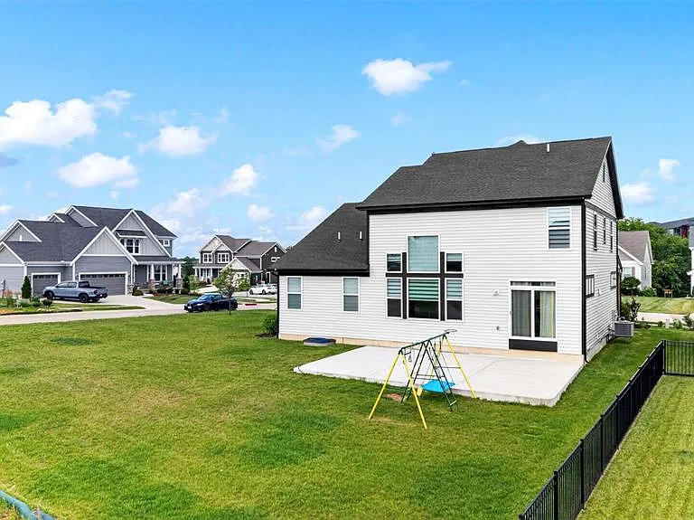 207 Kerry Downs Dr — Photo 4