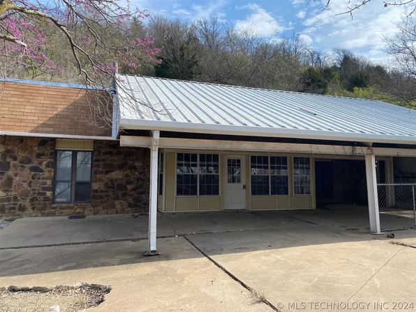 11201 S Edgewater Rd, Claremore, OK 74017