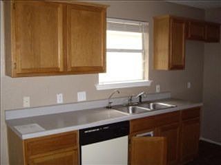 2nd image of 1304 Somerset Dr