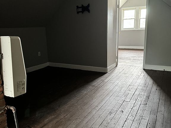 3rd image of 3569 E 154th St #3
