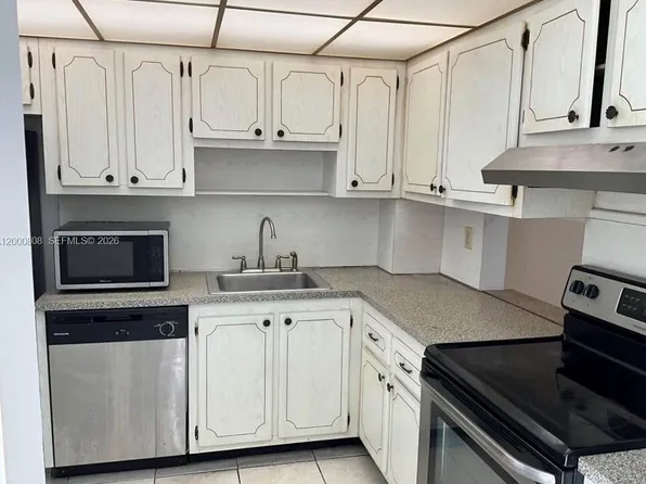 101 Berkley Rd APT 205, Hollywood, FL 33024