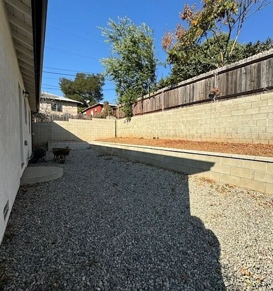 Floral Dr — Photo 21
