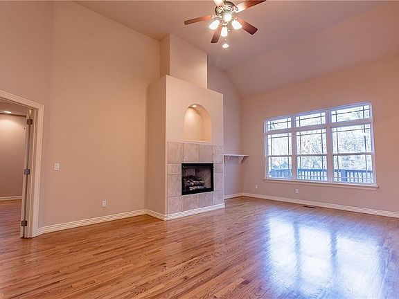 4th image of 64 Pimlico Dr