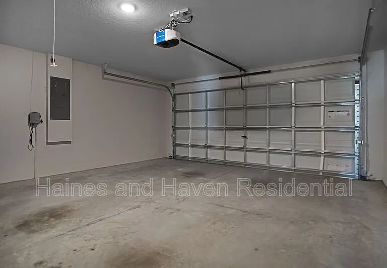1217 Forest Hills Dr — Photo 27