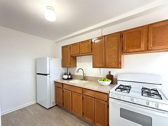 2nd image of 3071 Edwin Ave APT 1B