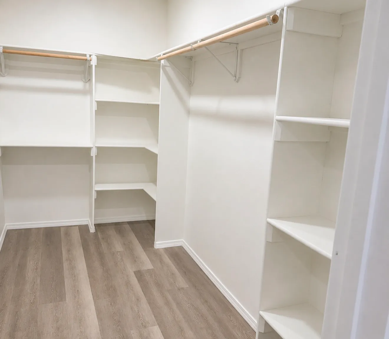 4 bed, 1700 sqft, $2,400 — Photo 3