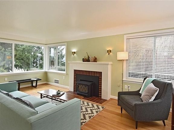 2nd image of 11516 Durland Ave NE