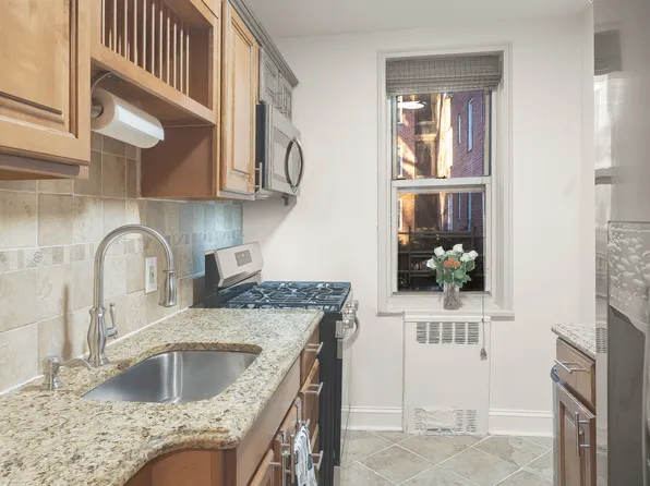 5610 Netherland Avenue image 6 of 21