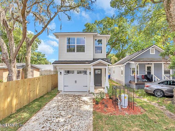 3rd image of 9124 INDIA Avenue