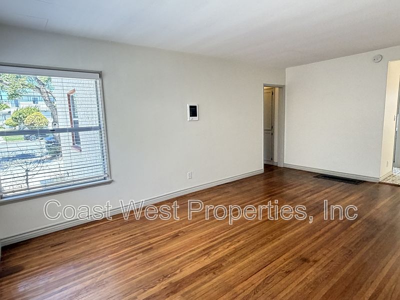 1st image of 1041 Loring St