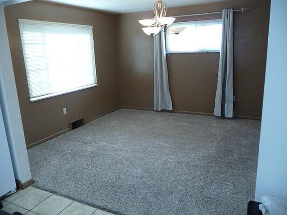 3rd image of 296 Morgan Dr
