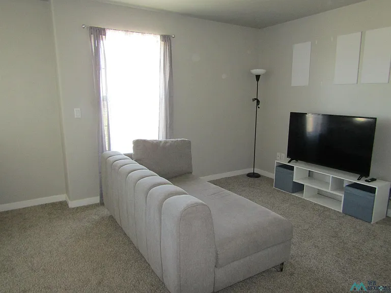 2404 W Briscoe Ave — Photo 16