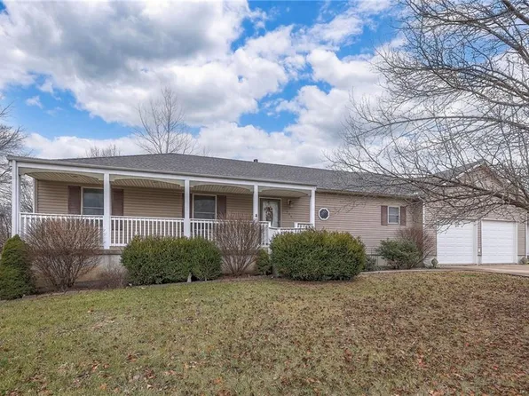 908 Glengera St, Peculiar, MO 64078
