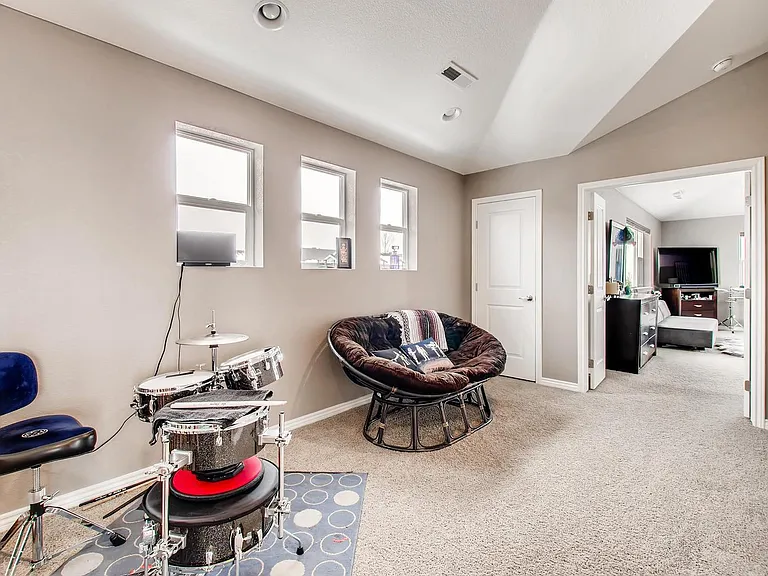 Landing area leading to Master bedroom