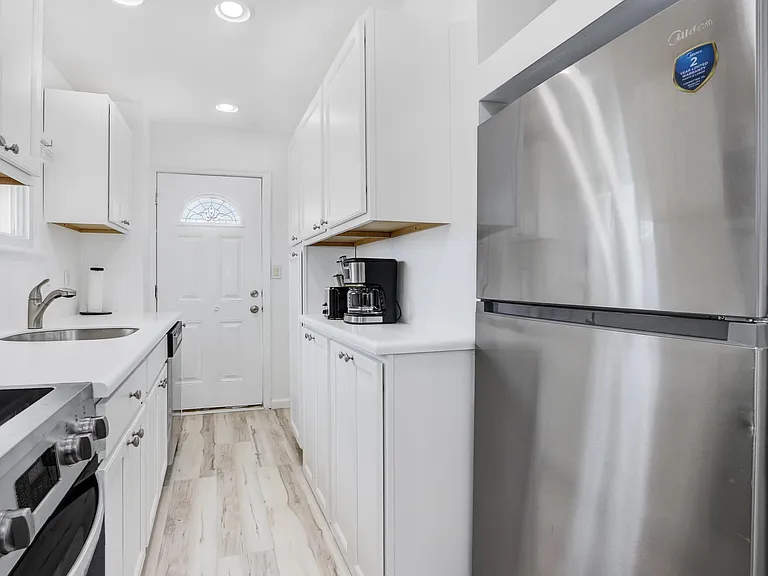 14 N Adams Ave — Photo 24