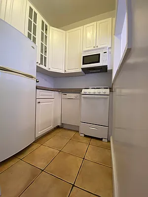 Rented by Brown Harris Stevens | media 18