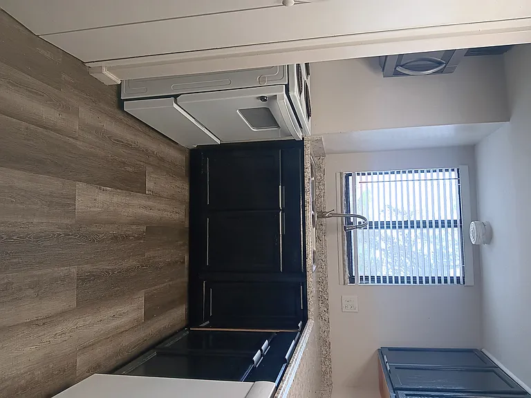 2541 S Myrtle Ave #C — Photo 34