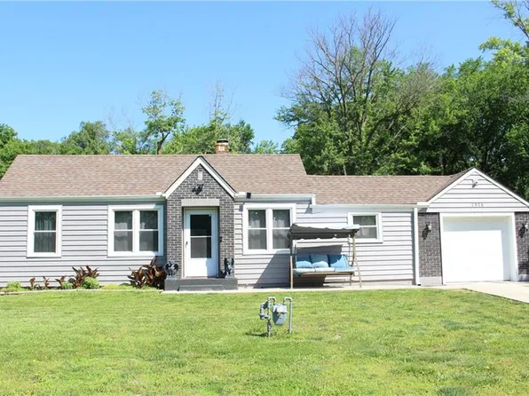 7926 Kaw Dr, Kansas City, KS 66111