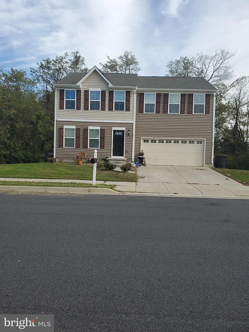 731 Marta Dr photo 1