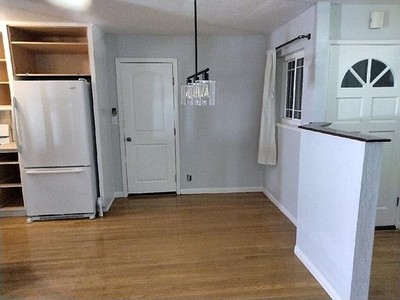 4th image of 5691 Park Crest Dr